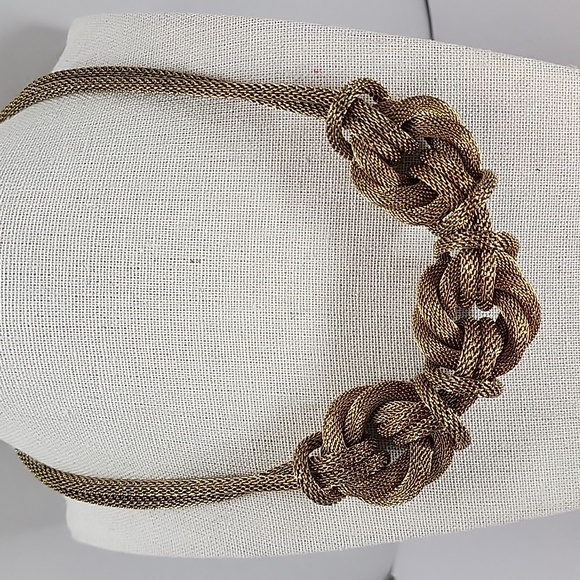J. Crew Gold Tone Triple Knot Mesh 🪢 Link Chain Necklace - Picture 11 of 11